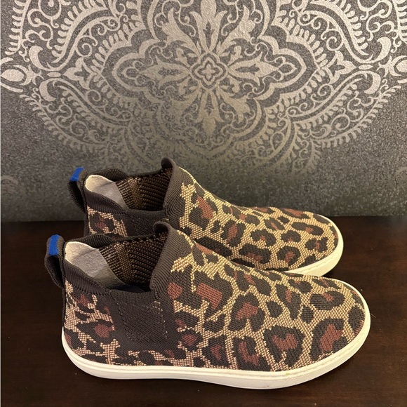 Rothy’s 7.0 Wildcat Chelsea Sneakers - Picture 4 of 4